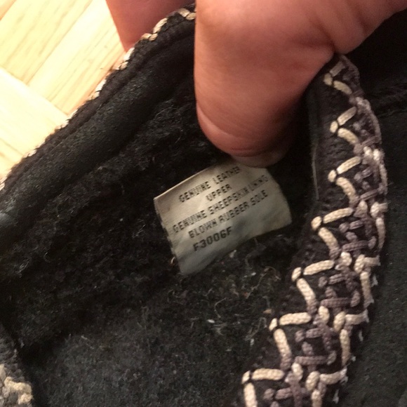 Ugg Slip On Slippers Black Size 8 - Picture 5 of 6